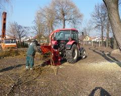 Traktor Zetor štěpkovač